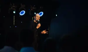 Kabaret stand up: Najlepsze występy, które musisz zobaczyć