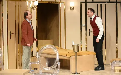 Teatr Capitol: O co biega? Zaskakująca farsa, która zachwyca widzów