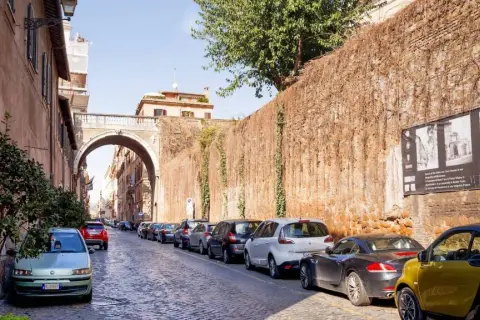 Gdzie zaparkować przy Teatrze Roma? Sprawdź najlepsze opcje parkowania