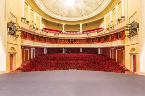 Teatr Polski w Warszawie: Historia, spektakle i wyjątkowe wydarzenia