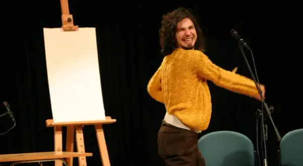Kabaret żółty sweterek: historia, znaczenie i wpływ na kulturę
