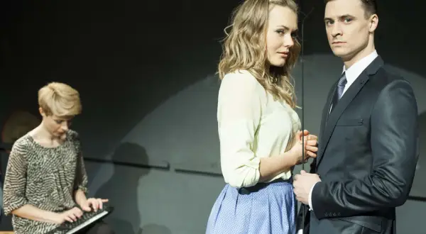 50 twarzy greya teatr - emocje, kontrowersje i najbliższe spektakle