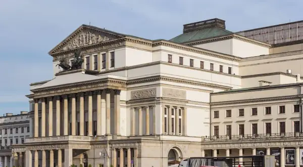 Kto założył teatr narodowy w Warszawie? Odkryj jego fascynującą historię