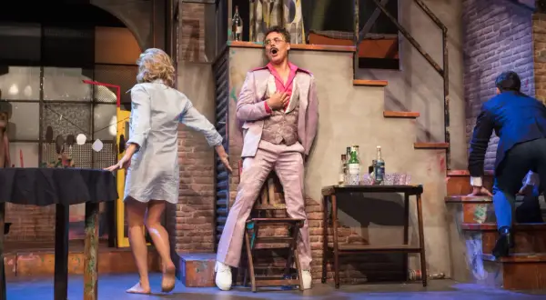 Czarna komedia w teatrze Kamienica - terminy, obsada i bilety