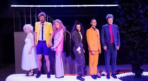 Debil w teatrze Słowackiego – kontrowersyjna sztuka o niepełnosprawności