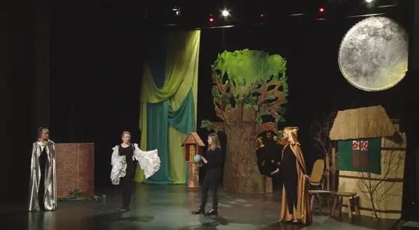Najlepsze spektakle teatralne, które musisz zobaczyć w tym sezonie