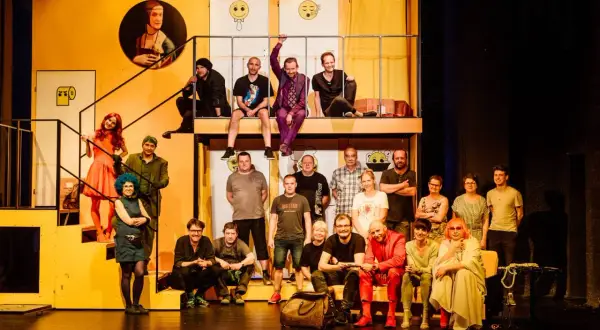Czego nie widać w teatrze: kulisy, recenzje i niezwykłe występy