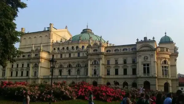 Teatr Juliusza Słowackiego w Krakowie - historia, spektakle i więcej