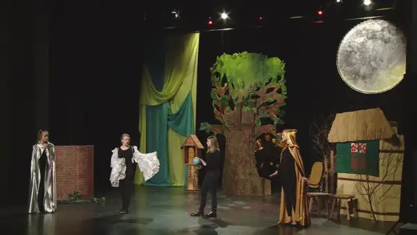 Najlepsze spektakle teatralne, które musisz zobaczyć w tym sezonie