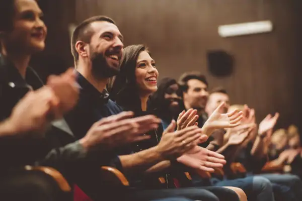 Co to jest stand up? Poznaj tajniki tej popularnej komedii